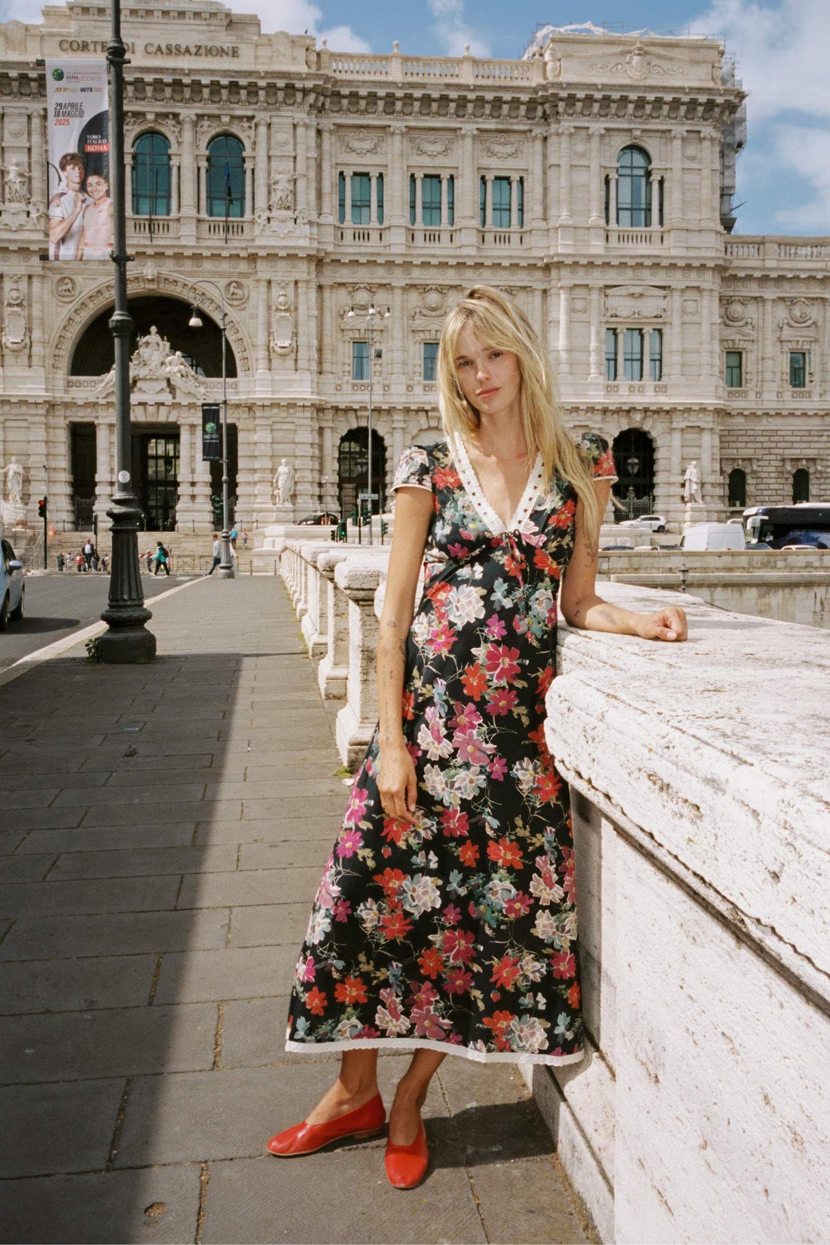 The Cordelia Dress in Cosmos Floral, Size 2XL | U25