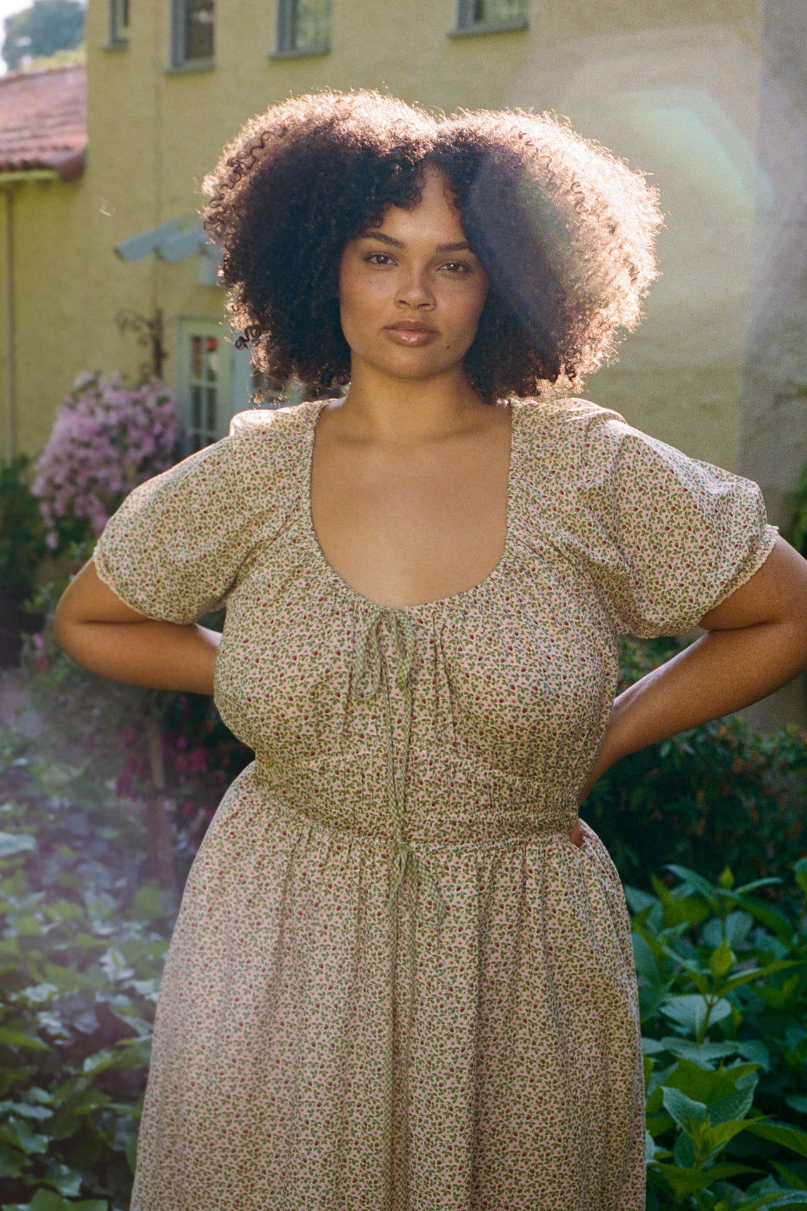 The Brynne Dress Extended | Creme Strawberry