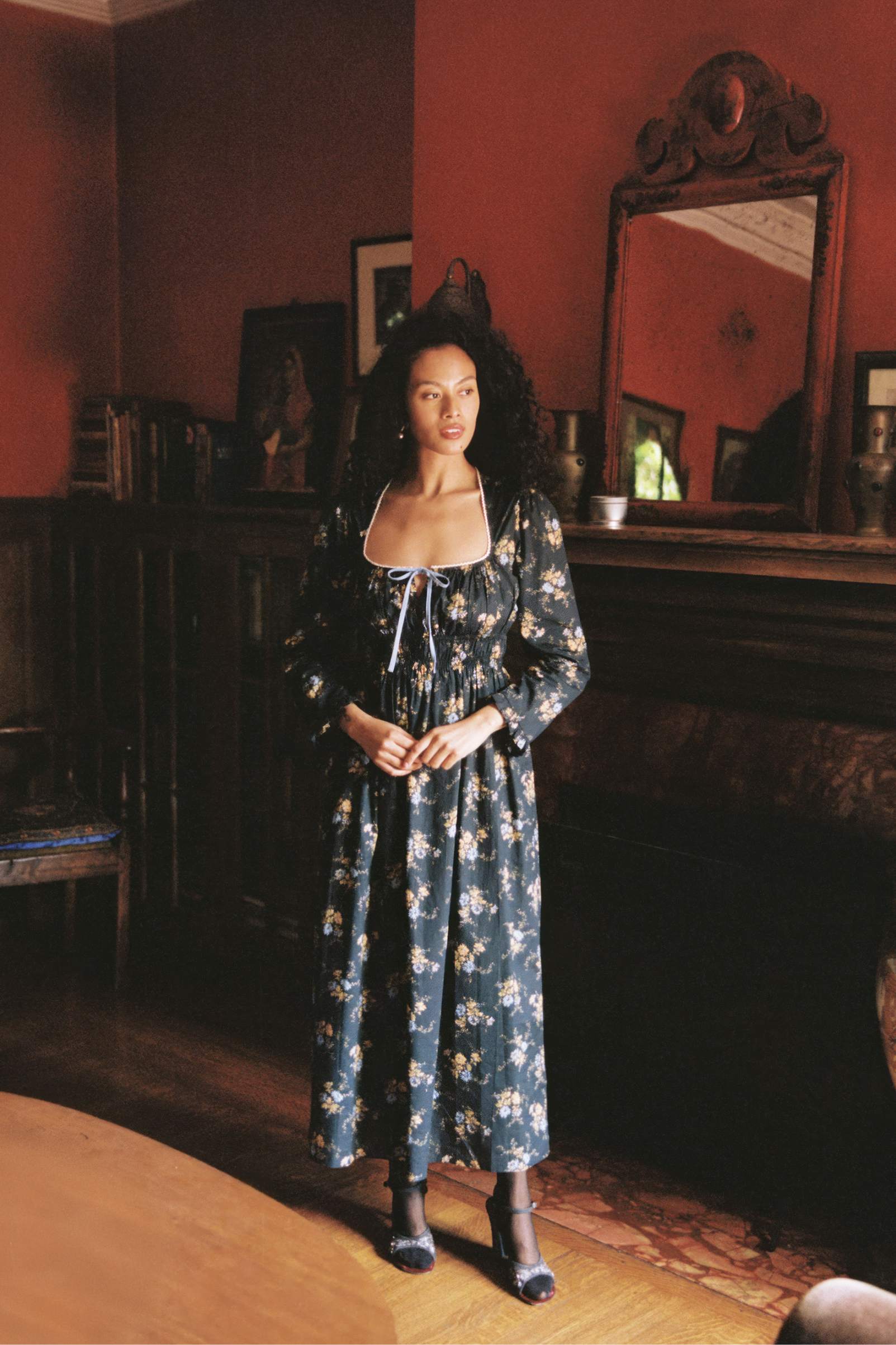 Manuela1.jpg?v=1756985226&