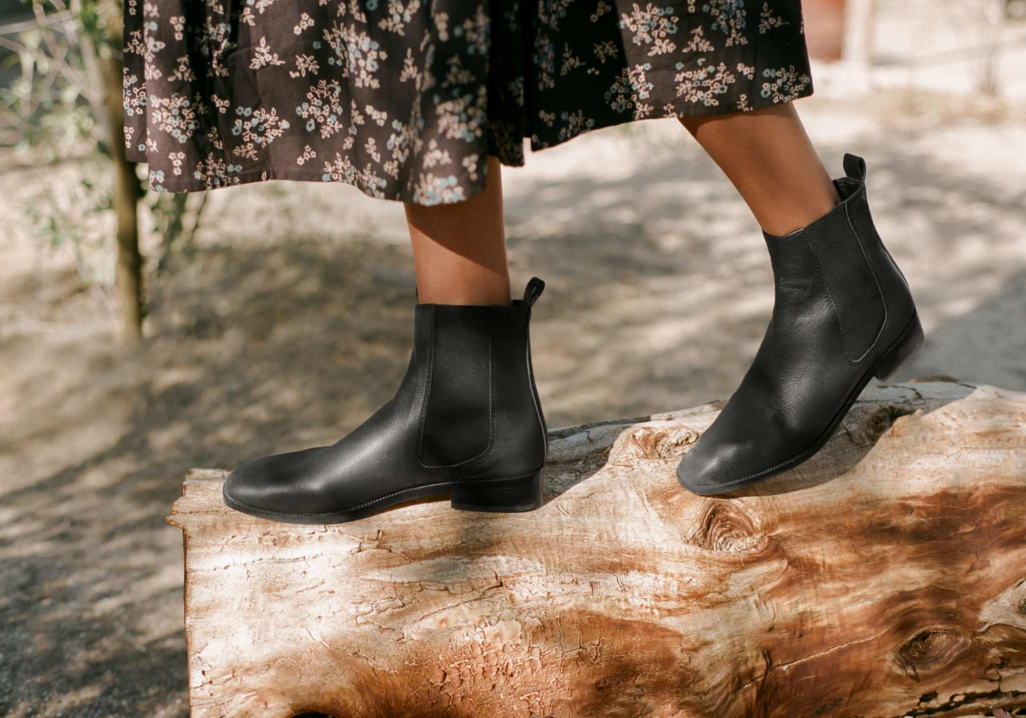 The Chelsea Boot Noir Leather Christy Dawn